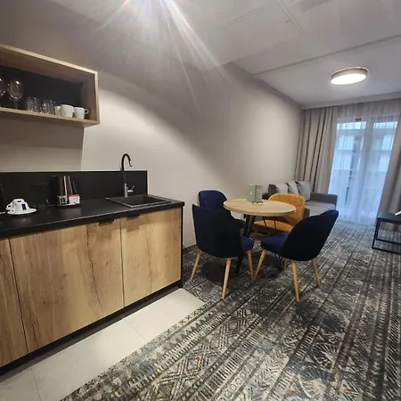 דירה Apartamenty Blizej Chmur Szklarska Poreba- Lokalizacja Hotel Zloty Horyzont שצ'קלארסקה פוראובה